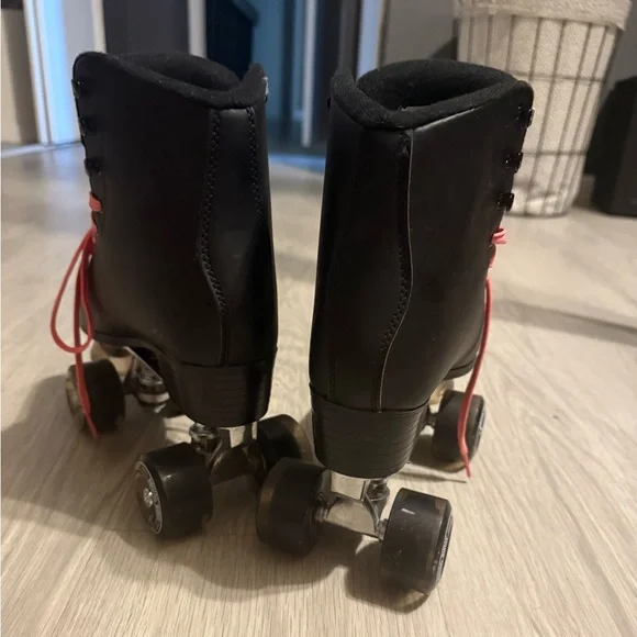 Perfect condition Rolling Bunny roller skates brand new condition used once - Picture 3 of 4